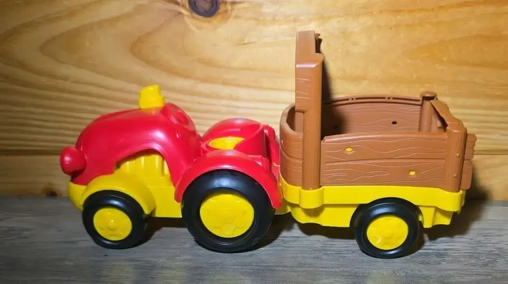 Fisher-Price Little People Tow 'n Pull Tractor: Sounds Songs- No People- WORKS!